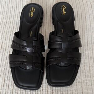 NWT Clarks Ariany Mule Black Leather Strappy Slide Sandals - Size 10